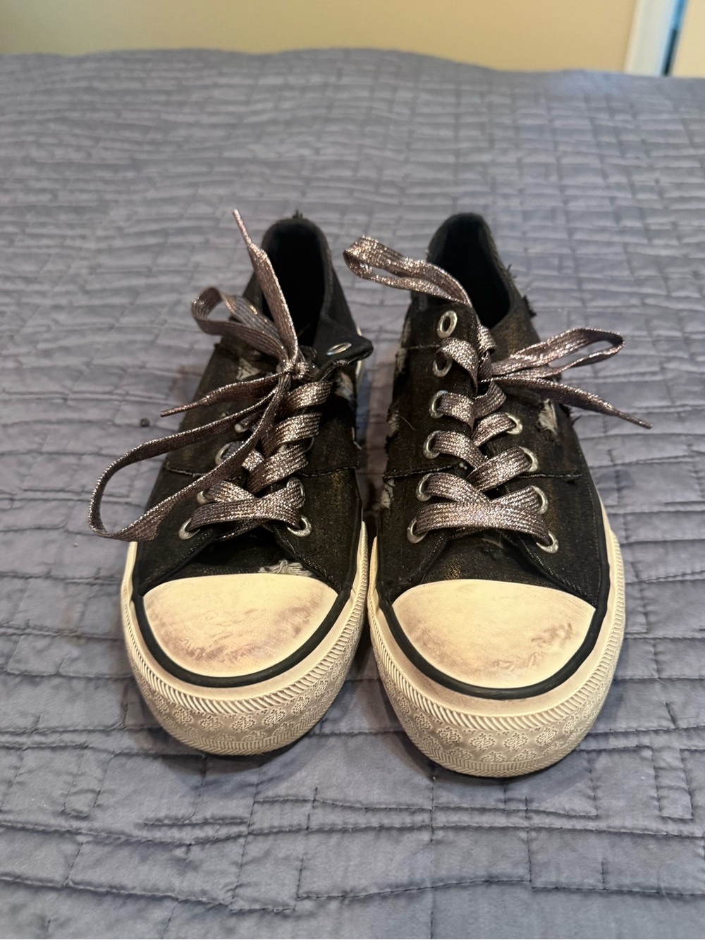 Black Canvas Low-Top Sneakers with Metallic Laces